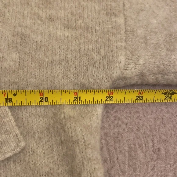 Madewell Wilmington Hoodie Sweater
Taupe . Size S. Style NB371 - Picture 8 of 11